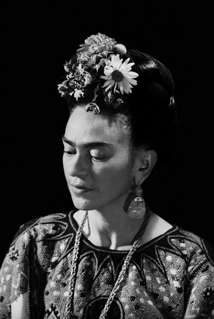 https://www.19thshop.com/wp-content/uploads/2017/06/Kahlo.png